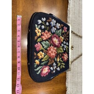 Vintage Cross-Stitch Women's‎ Purse Floral Twist Lock Closure Handbag